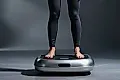 Виброплатформа: польза или вред? Врачи о рисках для спины, суставов и здоровья