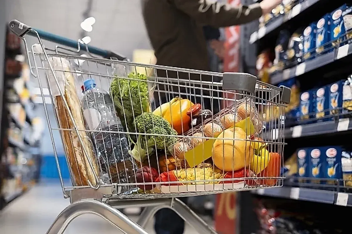 Опасности дешевых продуктов: почему низкая цена угрожает здоровью?