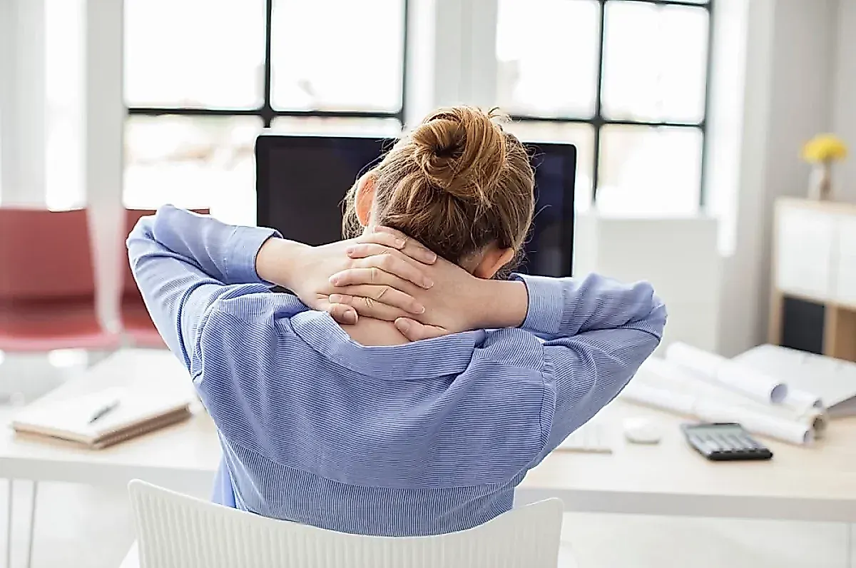 Гимнастика с полотенцем от боли в шее: простые упражнения для офисных работников