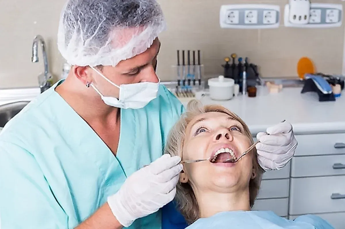 Кровоточивость десен и пародонтит: как воспаление в полости рта повышает риск диабета, Альцгеймера и других болезней