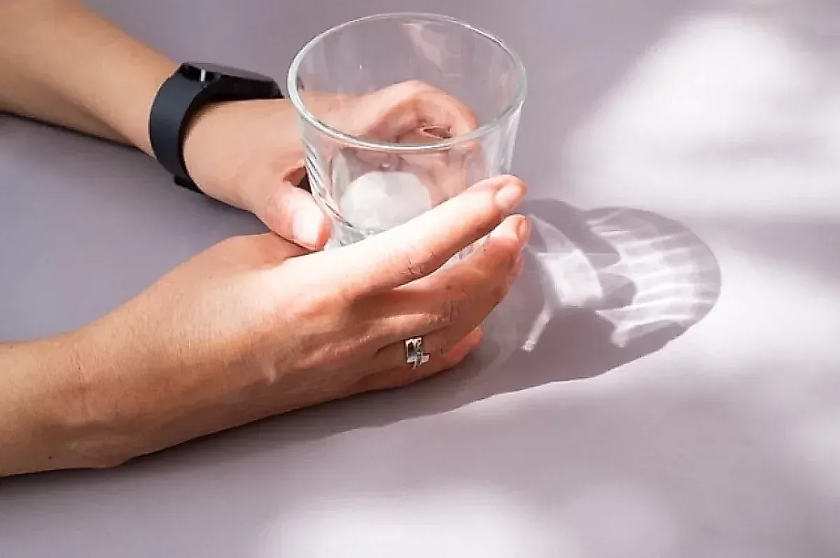 Газированная вода для концентрации: как простой напиток помогает работе мозга без кофеина