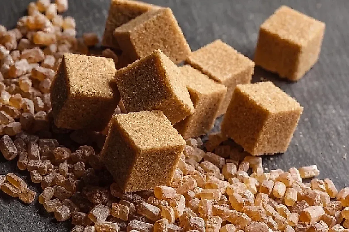 Тростниковый сахар против белого: врач-эндокринолог развенчивает мифы о пользе