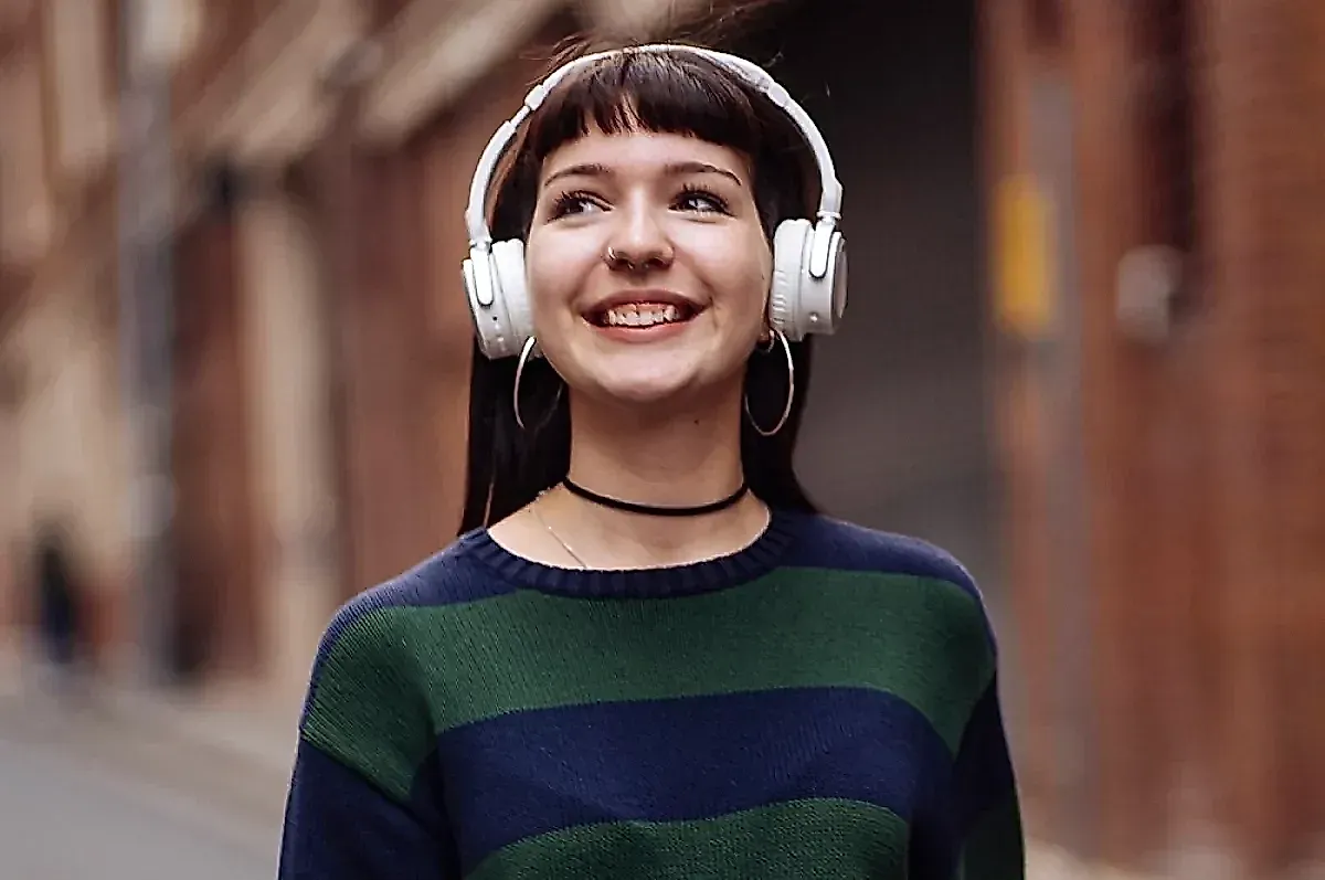 Наушники и слух: факты о вреде, мифах и правилах безопасного использования