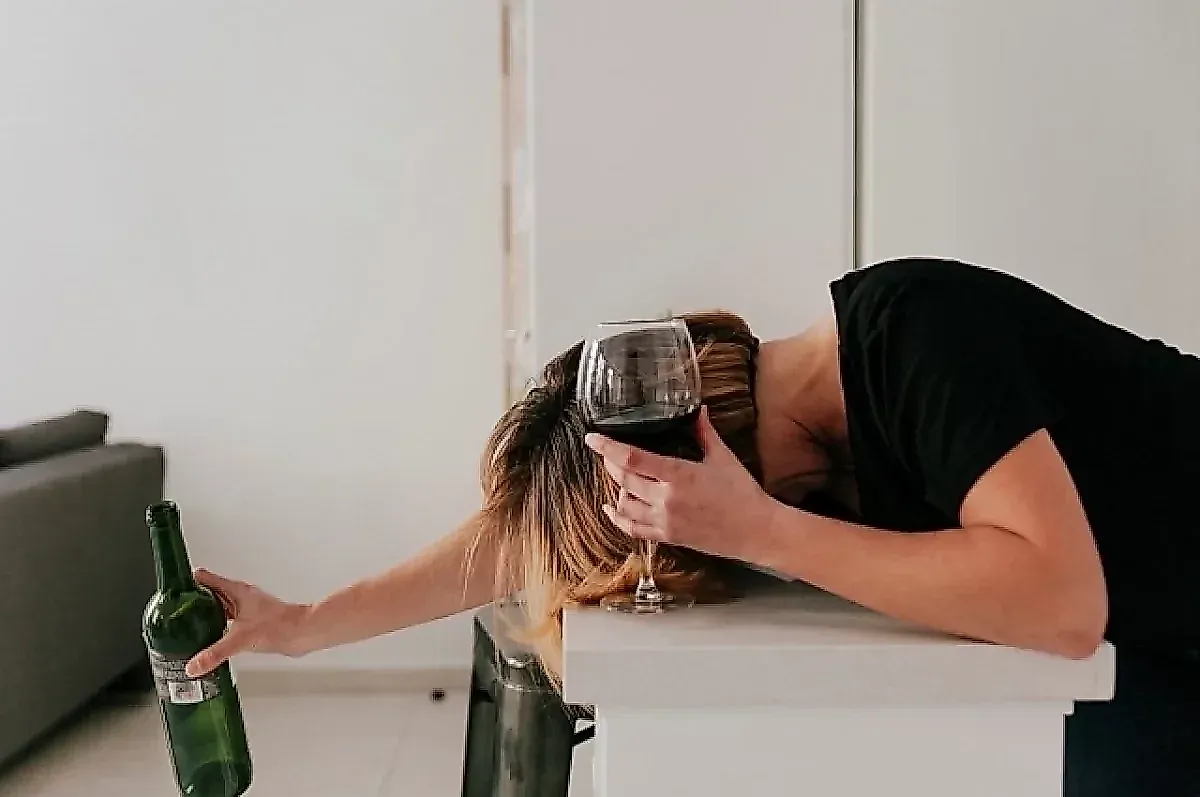 Почему пиво при похмелье опасно: мнение психотерапевта Кунаковской о рисках инсульта и тромбоза