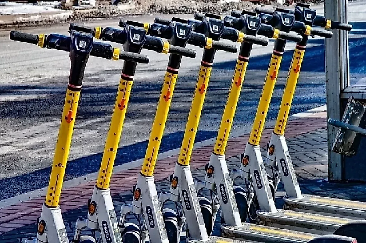 Кому нельзя управлять электросамокатом: советы невролога