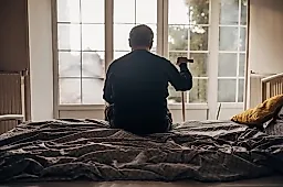 Как перестать сравнивать себя с другими и побороть страх одиночества: советы психолога Элеанор Гордон-Смит