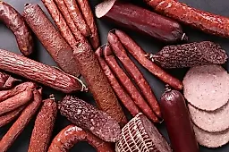 Нутрициолог Меркулова: какие продукты провоцируют рак и чем их заменить
