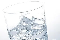 Вода со льдом для похудения: мифы и реальные риски для здоровья от диетолога Ирины Писаревой
