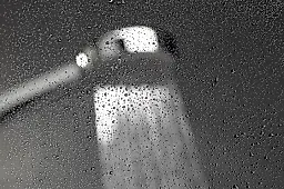 Контрастный душ: научные факты, польза для здоровья и правильная техника от доктора Ивашкова