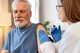 Вакцинация для пожилых: почему прививки важны после 60 лет