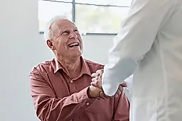 Когда начинается старость? Врач Павел Воробьев о возрасте, здоровье и качестве жизни после 60 лет