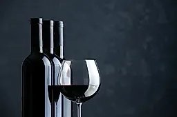 Алкоголь перед сном: как вино и пиво разрушают сон и здоровье — факты от экспертов