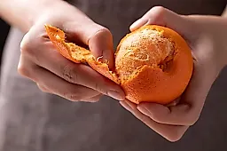 Нужно ли мыть апельсины и мандарины: объяснение диетолога