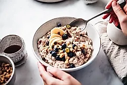 Почему сладкий завтрак вредит здоровью: мнение эксперта по долголетию Эрика Вердина