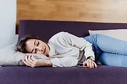 Нарушения сна и когнитивные функции: как ночные пробуждения влияют на память и скорость мышления