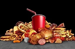 Ультрапереработанные продукты: почему они опаснее курения и как снизить риски для здоровья