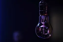 Как свет влияет на тревожность: советы психолога и светотехника для душевного равновесия