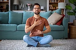 Гимнастика для кишечника: как дыхание и стресс влияют на запоры и вздутие