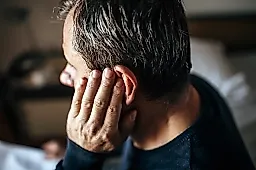 Отомикоз: почему удаление ушной серы опасно и как избежать грибковой инфекции уха