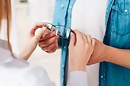 Привычки, которые портят зрение детей: советы офтальмолога