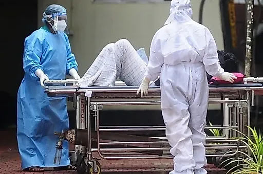 Марбургская лихорадка: симптомы, происхождение и опасность вируса с кровью из глаз